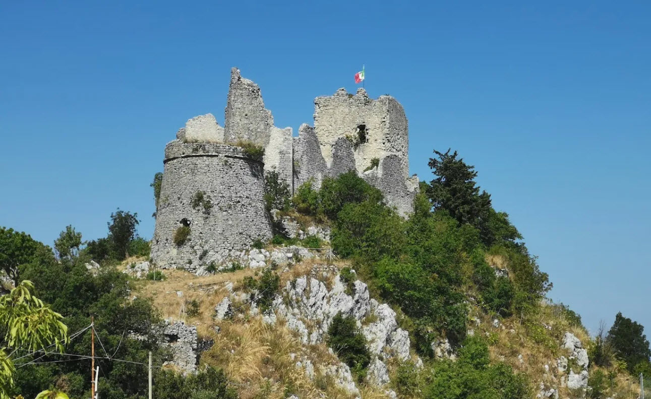 Castello di Roccaguglielma, Italy